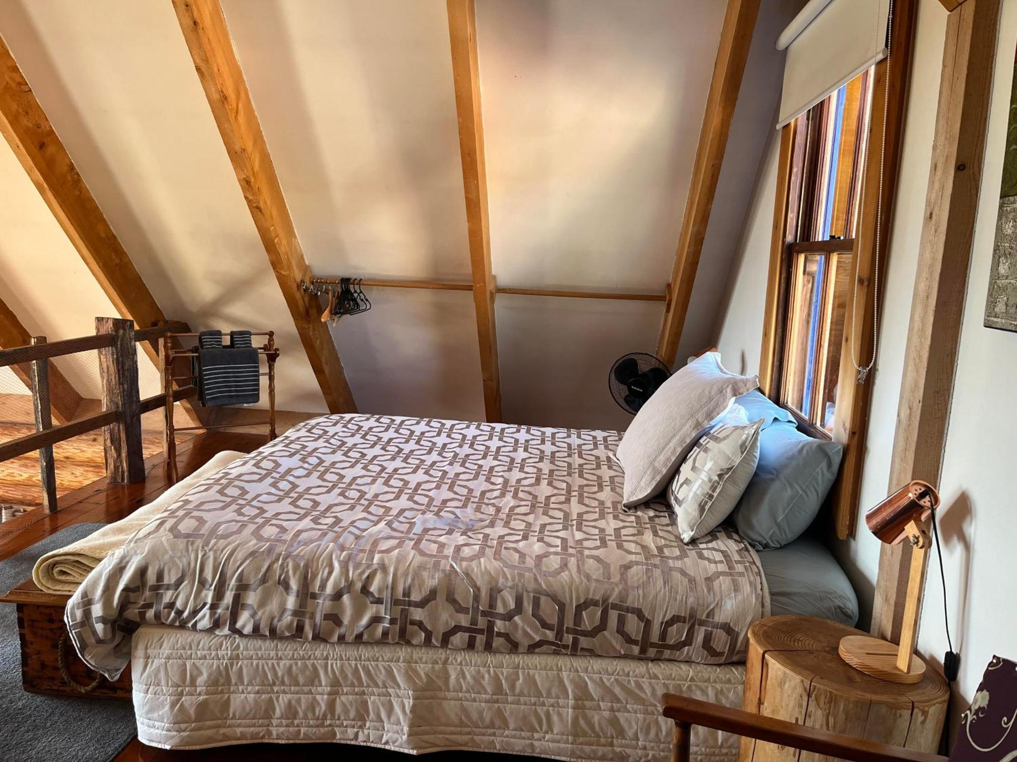 Tree Hut Cottage Мастъртън Екстериор снимка