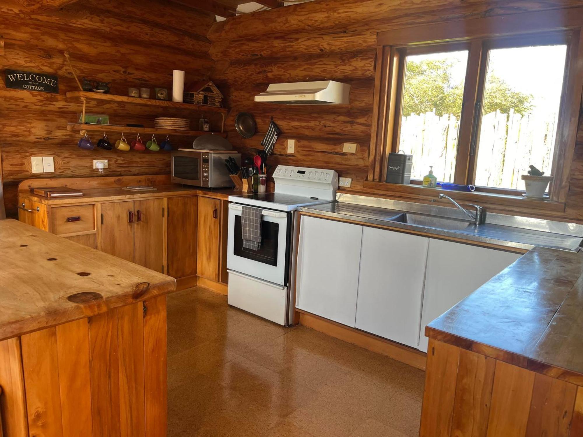 Tree Hut Cottage Мастъртън Екстериор снимка